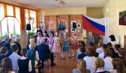 Школьный концерт посвященный ко "Дню Победы"