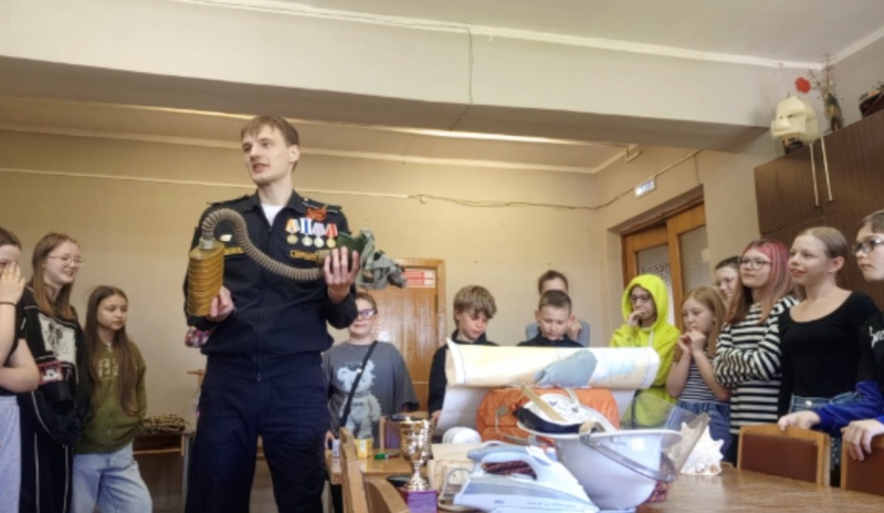 Файл:NpZRYnVxqpMb9USiN MuqoBfqz2GpuqgtgVAYaGj0AS6beaiePjL3lBtHOqN0k0hMDFrVAN3kQuhtxXHuo-k1eT7.jpg